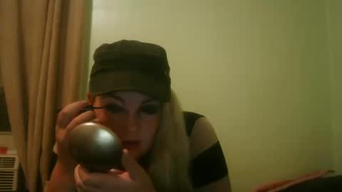 Snapshot of curvymom2025 chatting on 10.11.25 curvymom2025 online show from 10.11.25