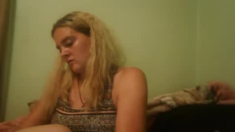 Snapshot of curvymom2025 chatting on 10.13.25 curvymom2025 online show from 10.13.25