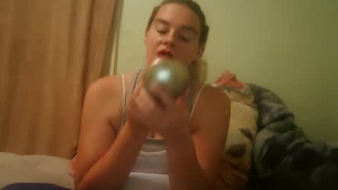 Snapshot of curvymom2025 chatting on 11.08.25 curvymom2025 online show from 11.08.25