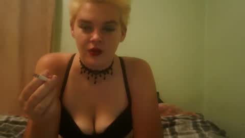 Snapshot of curvymom2025 chatting on 11.18.25 curvymom2025 online show from 11.18.25