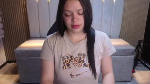 Snapshot of cute_angel_1 chatting on 04.28.26 cute_angel_1 online show from 04.28.26
