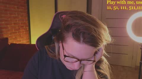 Snapshot of cute_darina chatting on 12.14.24 Everyday stream in the same time online show from 12.14.24