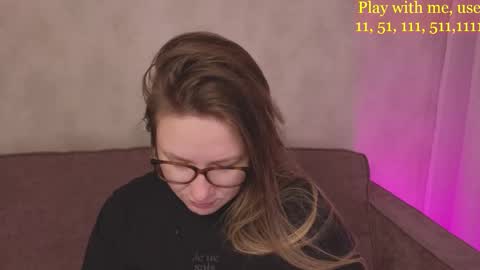 Snapshot of cute_darina chatting on 10.19.25 Everyday stream in the same time online show from 10.19.25