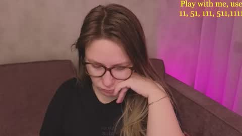 Snapshot of cute_darina chatting on 10.28.25 Everyday stream in the same time online show from 10.28.25