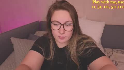 Snapshot of cute_darina chatting on 11.16.25 Everyday stream in the same time online show from 11.16.25