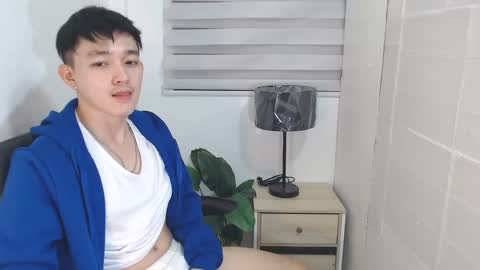 Snapshot of cute_enzo24 chatting on 12.14.24 cute_enzo24 online show from 12.14.24