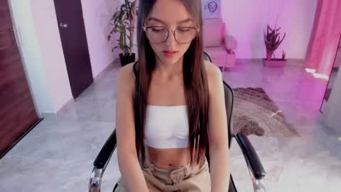 Bella Fox online show from 12.22.25