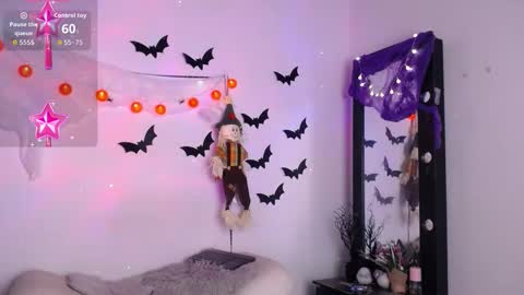 Snapshot of cute_horny12 chatting on 10.14.25 Cute horny1 online show from 10.14.25