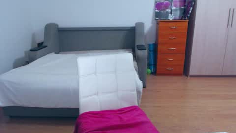 Snapshot of cute_jes chatting on 01.18.25 cute_jes online show from 01.18.25