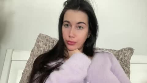 Snapshot of cute_kriss94 chatting on 11.23.25 cute_kriss94 online show from 11.23.25