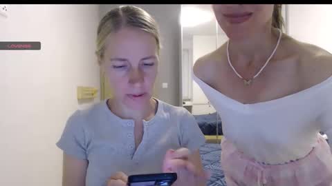 Snapshot of cute_lion_ chatting on 10.03.25 cute_lion_ online show from 10.03.25