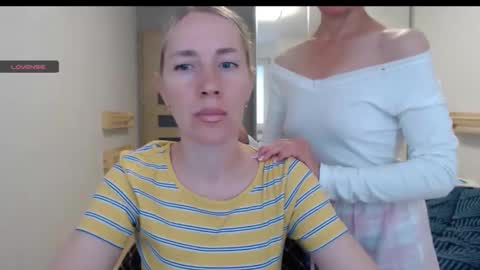 Snapshot of cute_lion_ chatting on 10.13.25 cute_lion_ online show from 10.13.25