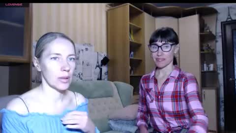 Snapshot of cute_lion_ chatting on 11.09.25 cute_lion_ online show from 11.09.25