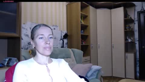 Snapshot of cute_lion_ chatting on 11.21.25 cute_lion_ online show from 11.21.25