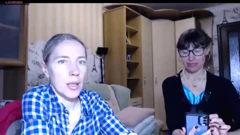 Snapshot of cute_lion_ chatting on 11.27.25 cute_lion_ online show from 11.27.25