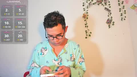 Snapshot of cute_sammy_1 chatting on 10.04.25 cute_sammy_1 online show from 10.04.25