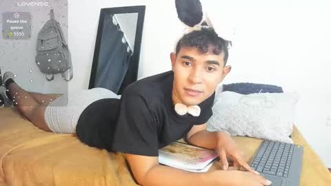 Snapshot of cute_sammy_1 chatting on 11.05.25 cute_sammy_1 online show from 11.05.25