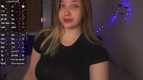 Snapshot of cute_sharloti chatting on 10.30.25 Sasha online show from 10.30.25