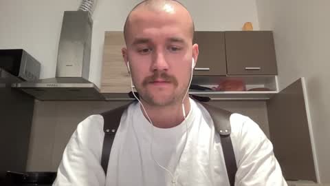 Snapshot of cute_skywalker chatting on 12.20.24 cute_skywalker online show from 12.20.24