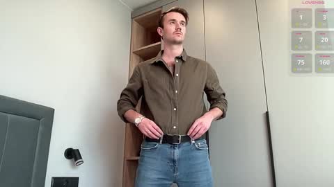 Snapshot of cute_skywalker chatting on 09.17.25 cute_skywalker online show from 09.17.25