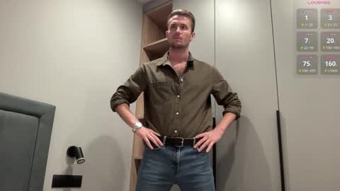 Snapshot of cute_skywalker chatting on 09.22.25 cute_skywalker online show from 09.22.25