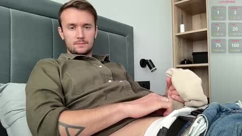 Snapshot of cute_skywalker chatting on 09.25.25 cute_skywalker online show from 09.25.25