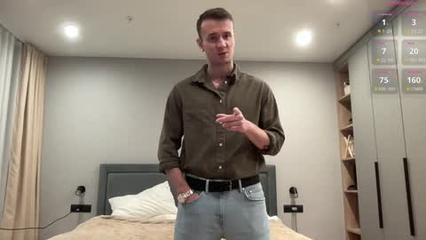 Snapshot of cute_skywalker chatting on 11.10.25 cute_skywalker online show from 11.10.25