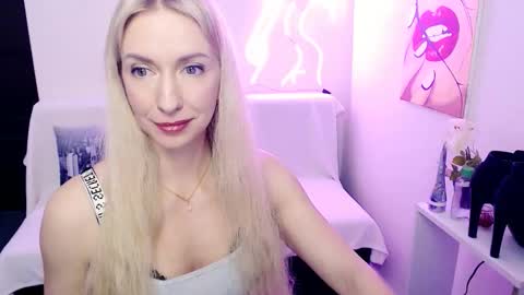 cute_smile_shy online show from 02.21.26