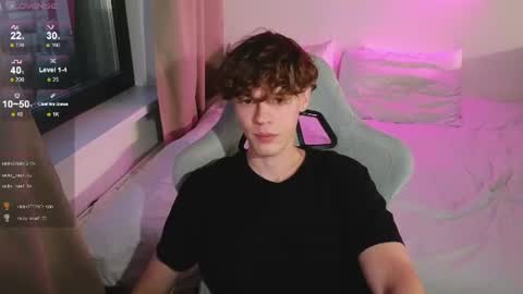 Snapshot of cute_thomas chatting on 06.18.26 Thomas - online show from 06.18.26