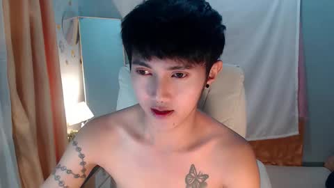Snapshot of cuteasiancock98 chatting on 10.19.25 Steph online show from 10.19.25