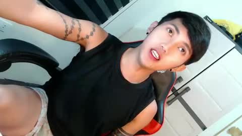 Snapshot of cuteasiancock98 chatting on 04.28.26 Steph online show from 04.28.26