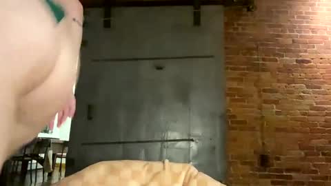 Snapshot of cuteballoons chatting on 02.14.25 CuteBalloons online show from 02.14.25