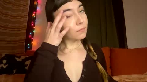 Snapshot of cuteballoonz chatting on 01.05.25 Rose 3 Cute Balloons online show from 01.05.25