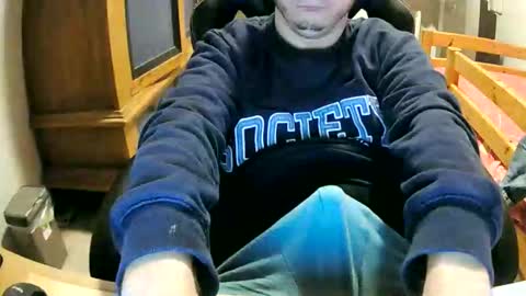 Snapshot of cuteboy090 chatting on 10.18.25 Cuteboy090 online show from 10.18.25