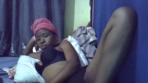 Snapshot of cutebrownie1998 chatting on 02.05.25 VALLARY online show from 02.05.25