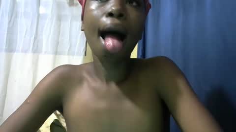 Snapshot of cutebrownie1998 chatting on 02.22.25 VALLARY online show from 02.22.25