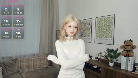 Snapshot of cutebrutality chatting on 11.17.25 Alice online show from 11.17.25