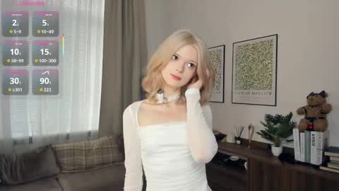 Snapshot of cutebrutality chatting on 11.20.25 Alice online show from 11.20.25