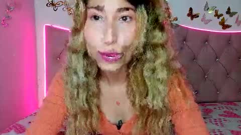 Snapshot of cuteee_kitty chatting on 11.19.25 Kitty online show from 11.19.25