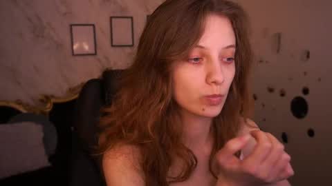 Snapshot of cuteefoxy chatting on 04.24.26 Foxy online show from 04.24.26