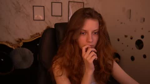 Snapshot of cuteefoxy chatting on 06.01.26 Foxy online show from 06.01.26