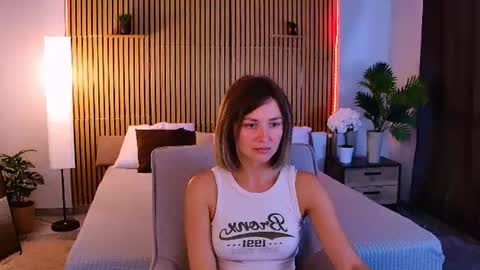 Snapshot of cutemirage chatting on 06.18.26 cutemirage online show from 06.18.26