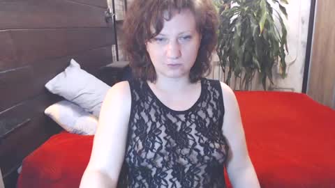 Snapshot of cutemoan chatting on 06.14.26 Rita online show from 06.14.26