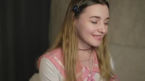Snapshot of cutenass chatting on 06.12.26 Mary online show from 06.12.26