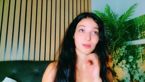 Snapshot of cuteness__girl chatting on 09.11.25 cuteness__girl online show from 09.11.25