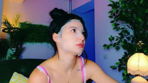 Snapshot of cuteness__girl chatting on 09.18.25 cuteness__girl online show from 09.18.25