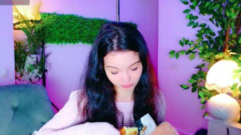 Snapshot of cuteness__girl chatting on 10.04.25 cuteness__girl online show from 10.04.25