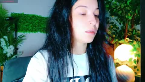 Snapshot of cuteness__girl chatting on 10.27.25 cuteness__girl online show from 10.27.25