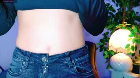 Snapshot of cuteness__girl chatting on 10.28.25 cuteness__girl online show from 10.28.25