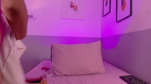 cutepetitee online show from 04.10.26